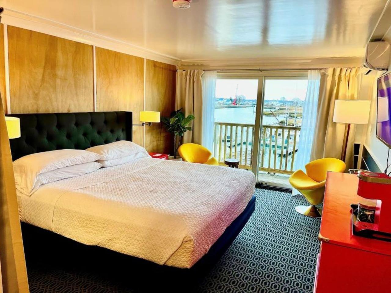 The Hotel At Cape Ann Marina กลอสเตอร์ ภายนอก รูปภาพ