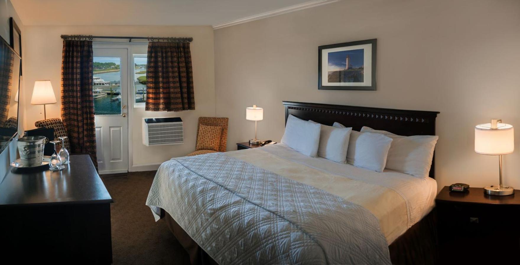 The Hotel At Cape Ann Marina กลอสเตอร์ ภายนอก รูปภาพ