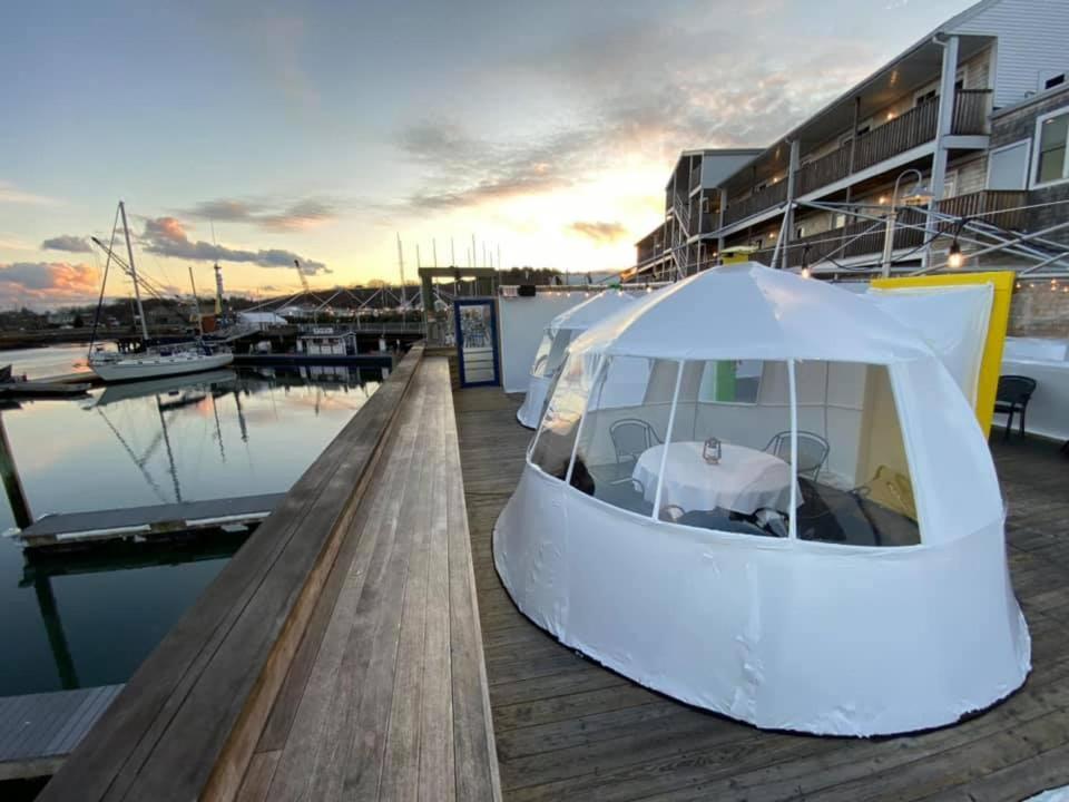 The Hotel At Cape Ann Marina กลอสเตอร์ ภายนอก รูปภาพ