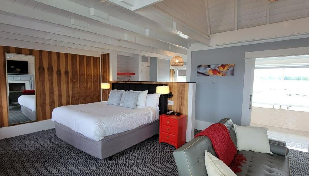 The Hotel At Cape Ann Marina กลอสเตอร์ ภายนอก รูปภาพ